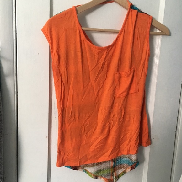 Cute orange shirt - Picture 2 of 7